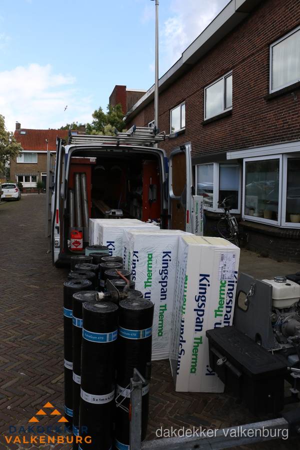 Levering van Kingspan isolatieplaten en bitumenrollen voor dakproject in Valkenburg Levering van Kingspan isolatieplaten en bitumenrollen voor dakproject in Valkenburg